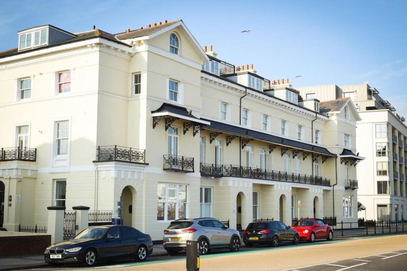 Air Maison - Stunning Beach Front Apartment Portsmouth Zewnętrze zdjęcie