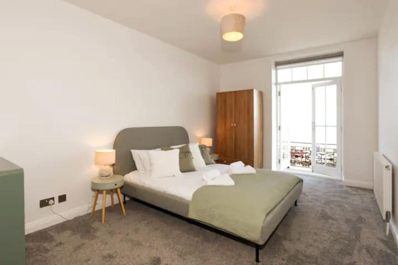 Air Maison - Stunning Beach Front Apartment Portsmouth Zewnętrze zdjęcie