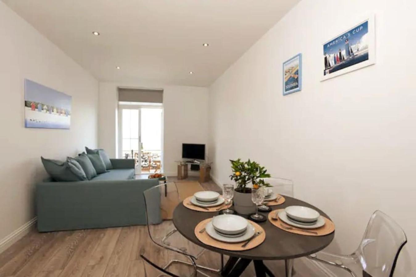 Air Maison - Stunning Beach Front Apartment Portsmouth Zewnętrze zdjęcie