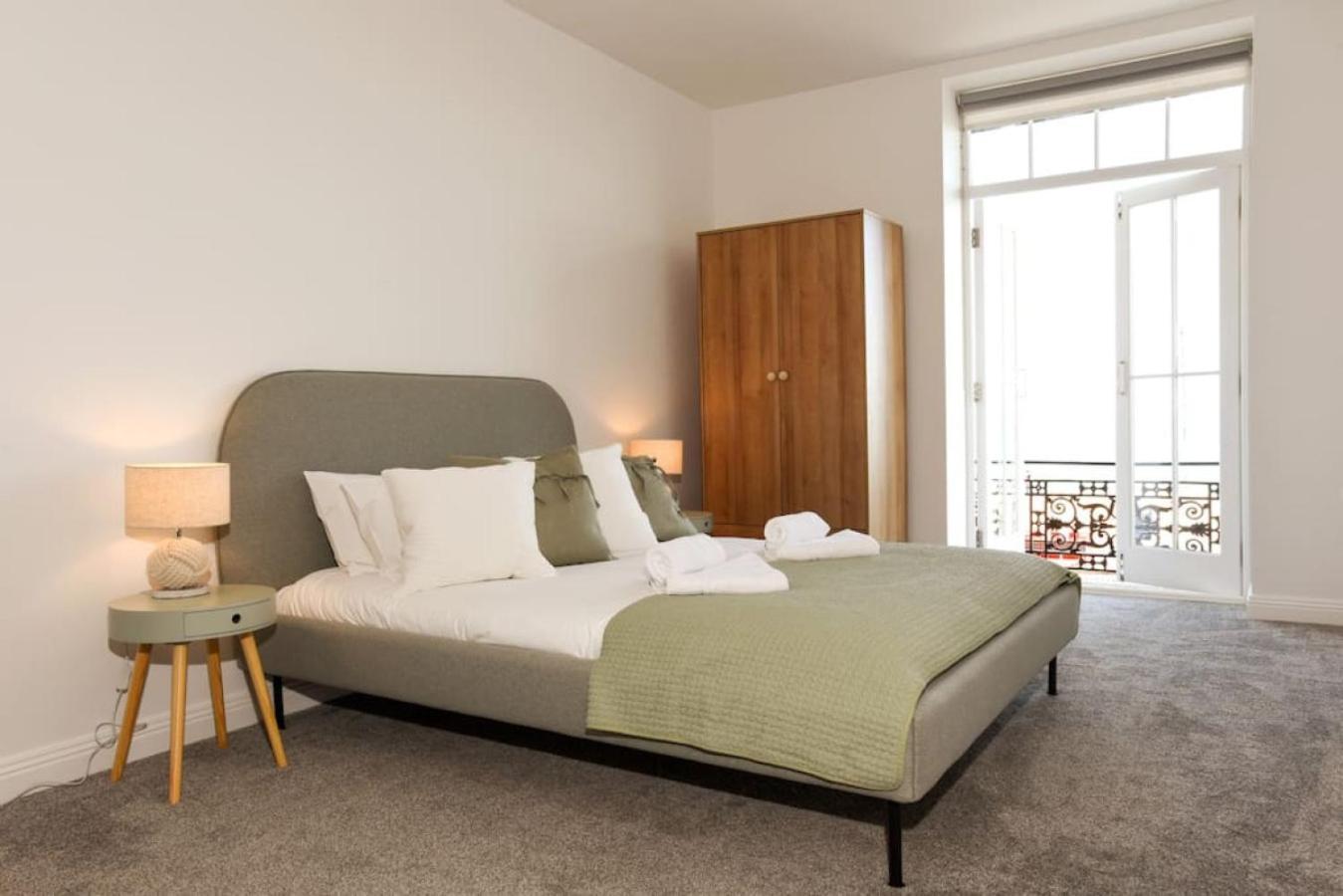 Air Maison - Stunning Beach Front Apartment Portsmouth Zewnętrze zdjęcie